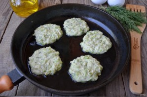 Кабачковые оладьи с сыром и зеленью - фото шаг 7