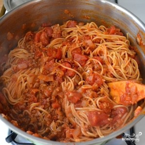 Запеченные спагетти с сосисками - фото шаг 6
