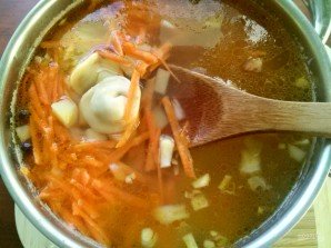 Бабушкин суп с пельменями - фото шаг 7