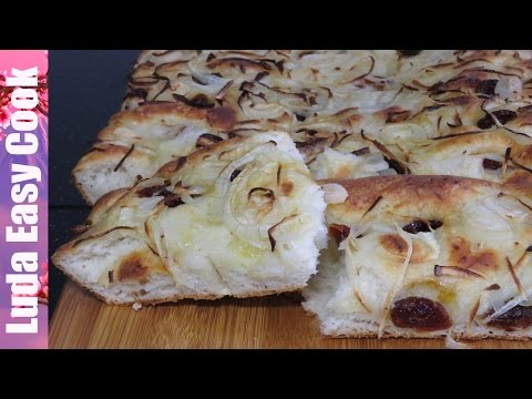 Видео рецепт Хлеб с луком и маслинами
