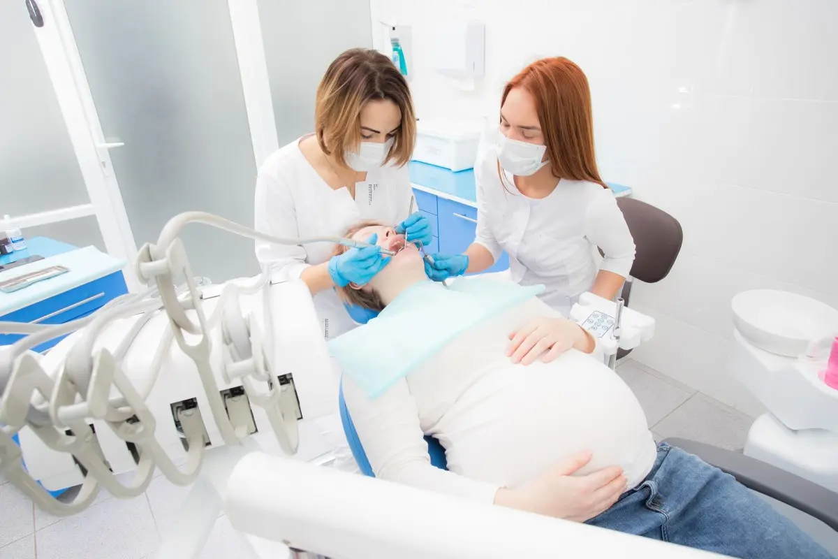 Стоматология и беременность: каким мифам не стоит верить